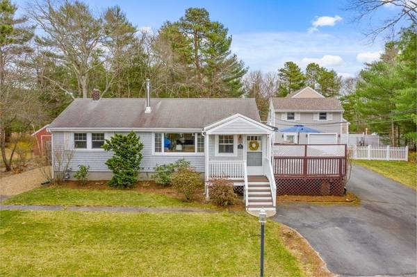 92 Edgewater Dr, Wareham, MA 02571