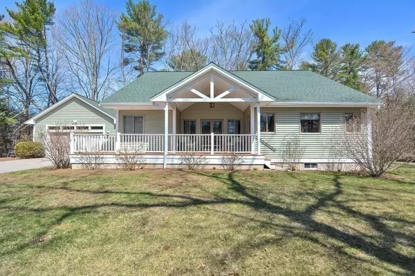 14 River St, Upton, MA 01568