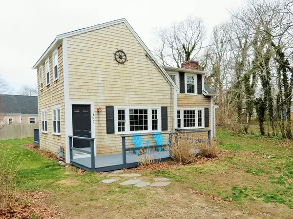 306 Oak Neck Rd, Barnstable, MA 02601