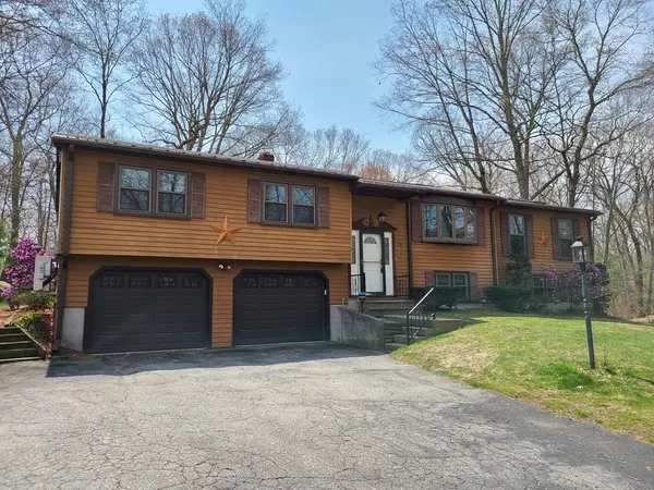 70 Klebart Ave, Webster, MA 01570