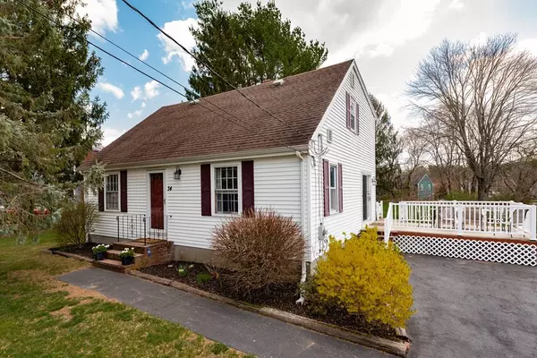 34 Pinehill St, Taunton, MA 02718