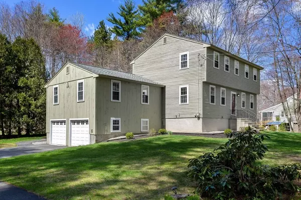 9 Pinewood Drive, Hampstead, NH 03841