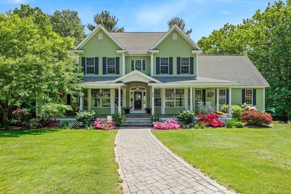 12 Blueberry Ln, Sterling, MA 01564