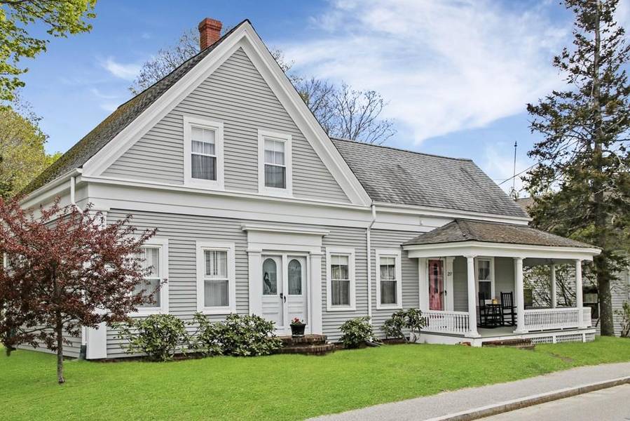 257 Main St, Wellfleet, MA 02667