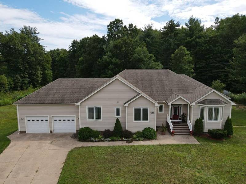 28 Davenport Way, Greenfield, MA 01301