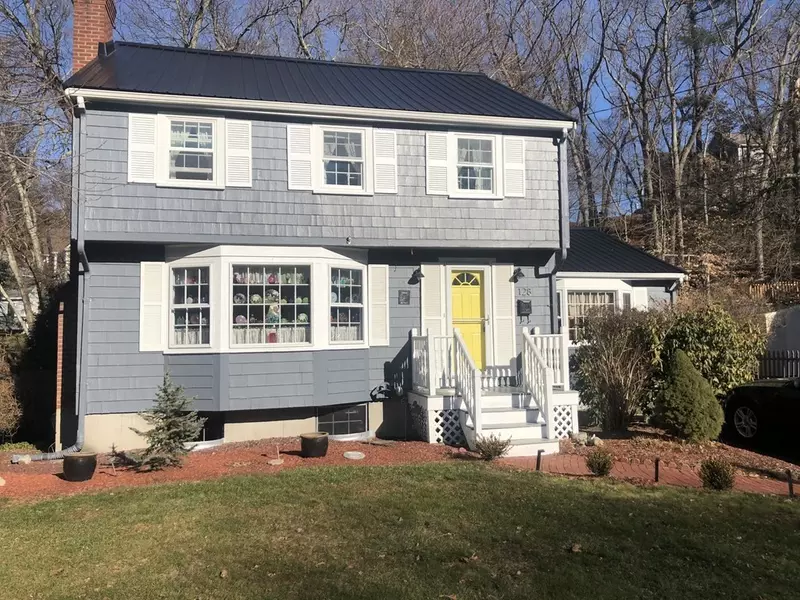 128 Vincent Rd, Dedham, MA 02026