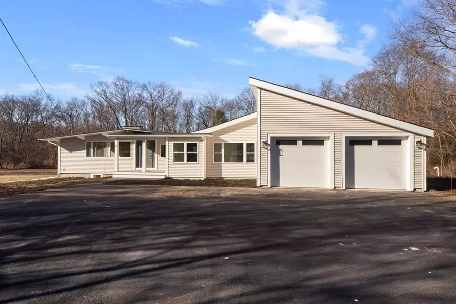 207 Rowley Bridge Rd, Topsfield, MA 01983