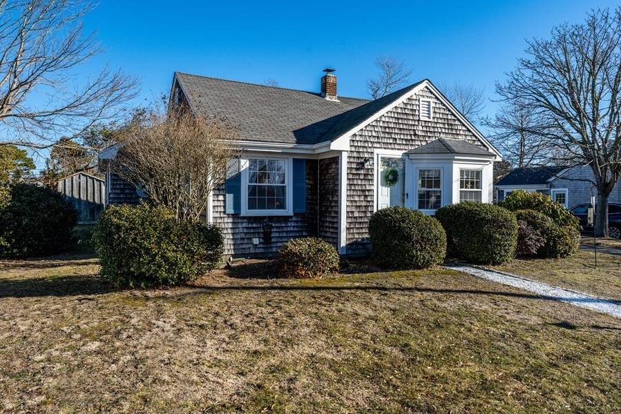 18 Rainbow Rd, Yarmouth, MA 02673