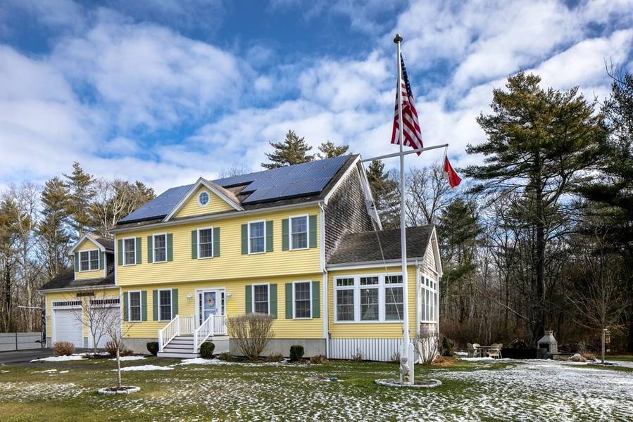 15 Brant Beach Ave, Mattapoisett, MA 02739