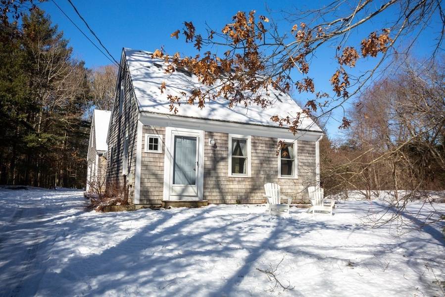 51 Colchester Street, Plympton, MA 02367