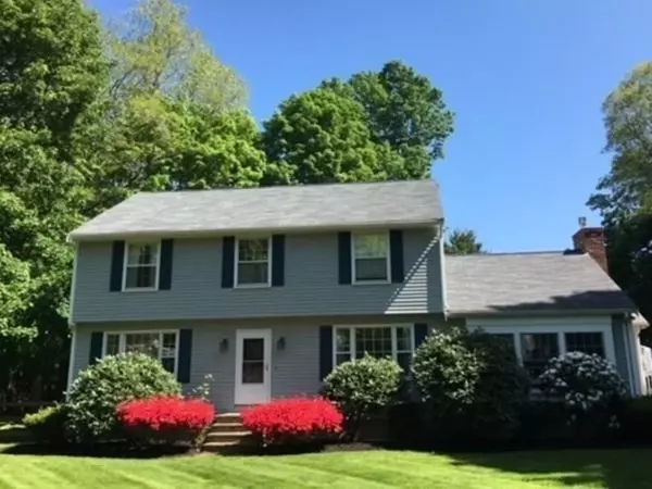 2 Fairfield Dr, Hamilton, MA 01982