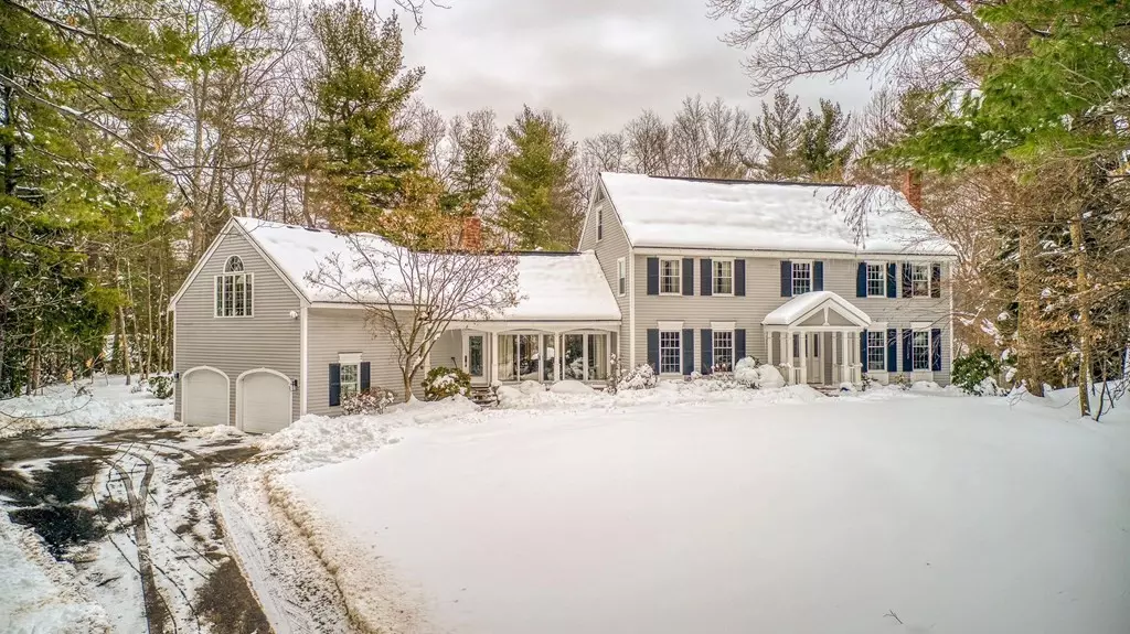 32 Castlemere Place, North Andover, MA 01845