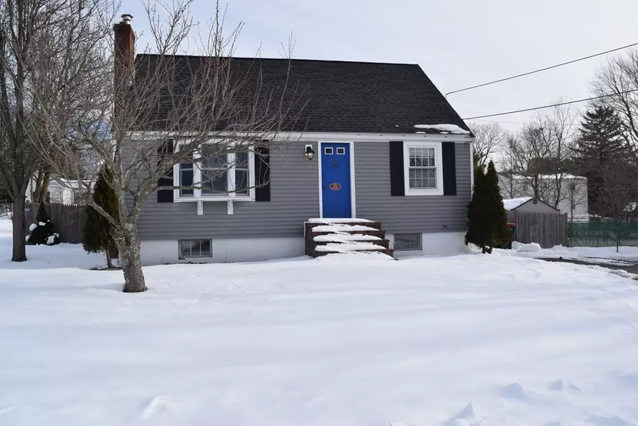 11 Roosevelt Rd, Holbrook, MA 02343