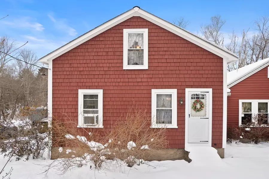 28 Winter St, Wrentham, MA 02093