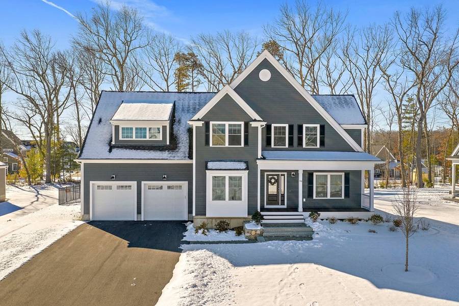 60 Tamarack Rd, Dracut, MA 01826