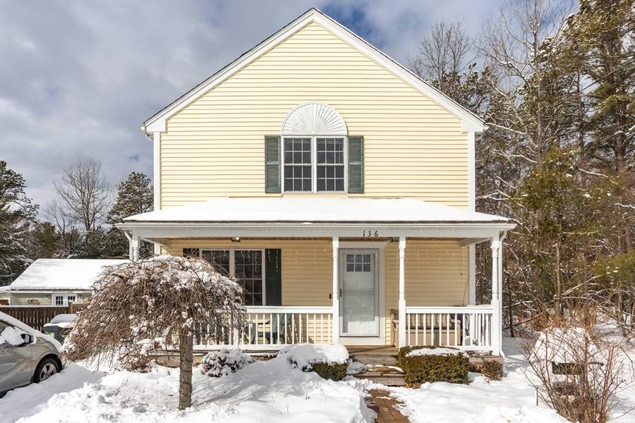 136 Lakeshore Dr, Blackstone, MA 01504