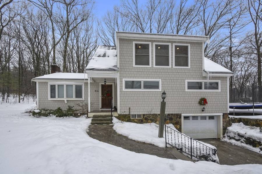 64 Massachusetts Ave, Harvard, MA 01451