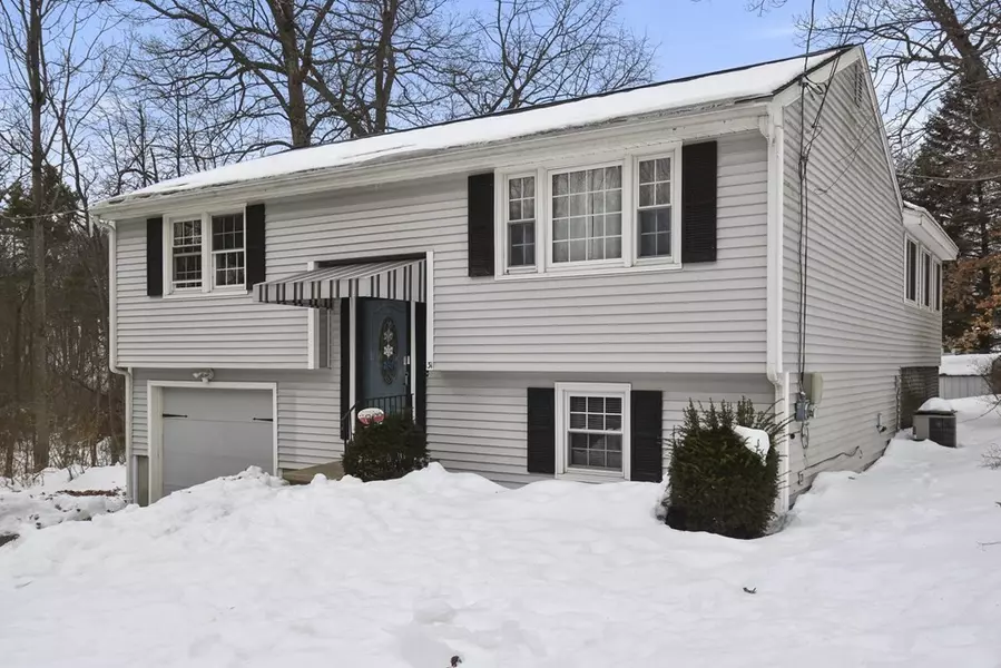 31 Arey Street, Billerica, MA 01821