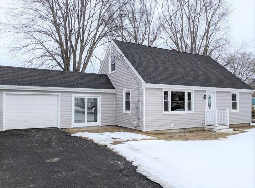 35 Pleasant St, Granby, MA 01033