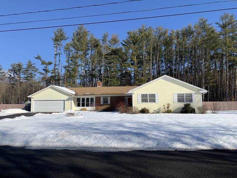 37 Mary Potter Ln, Greenfield, MA 01301