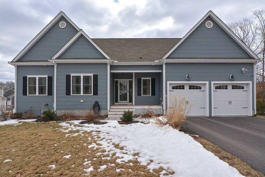 9 Willow Brook Ln, Blackstone, MA 01504