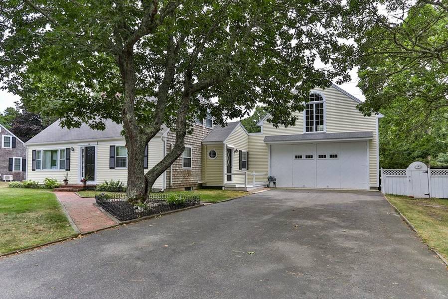 14 Fernwood Cir, Harwich, MA 02645