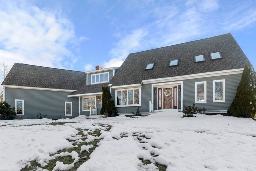 65 Bailey Ln, Georgetown, MA 01833