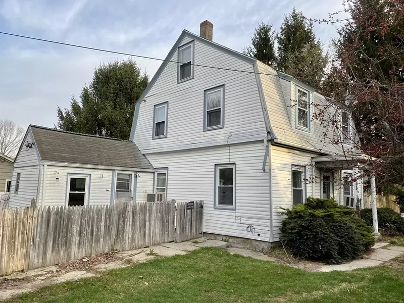 87 W Main St, Merrimac, MA 01860