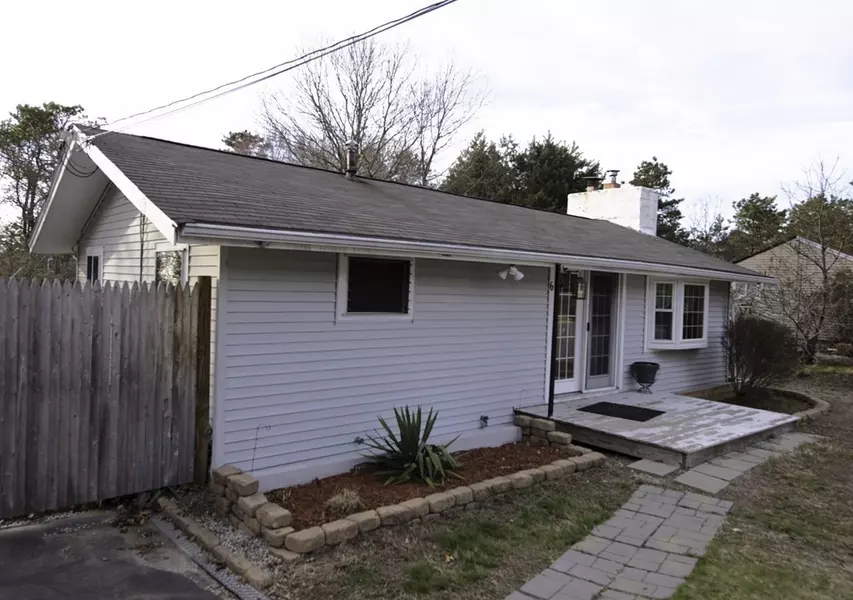 6 Jocelyn Ave, Plymouth, MA 02360