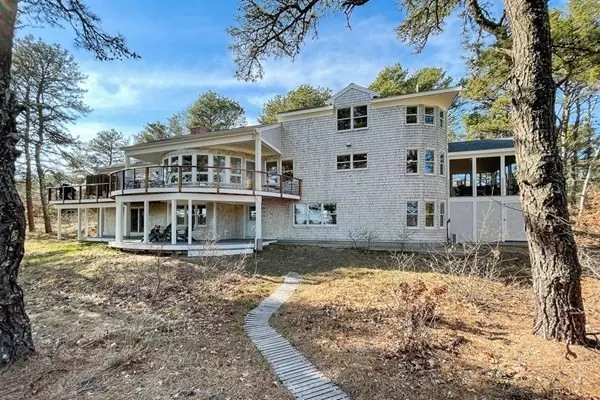 325 Pilgrim Spring Rd, Wellfleet, MA 02667