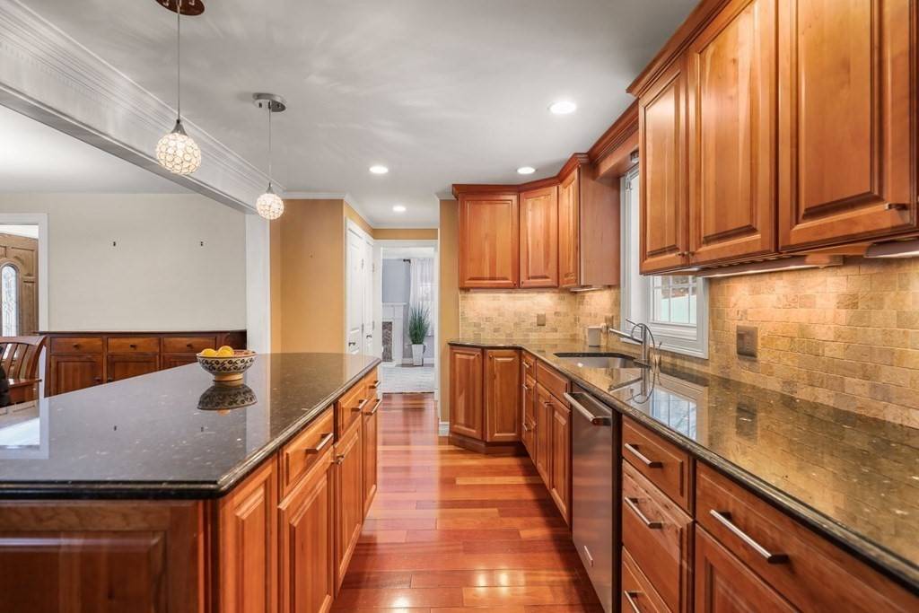 Westwood, MA 02090,162 Birch Tree Drive