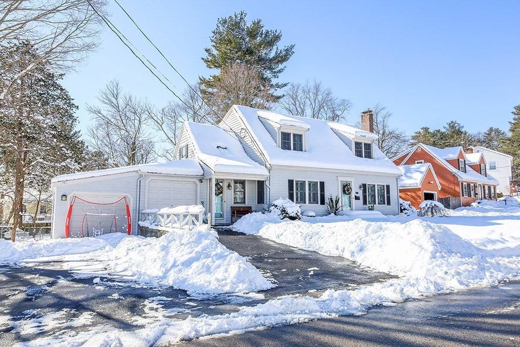 Westwood, MA 02090,211 School St