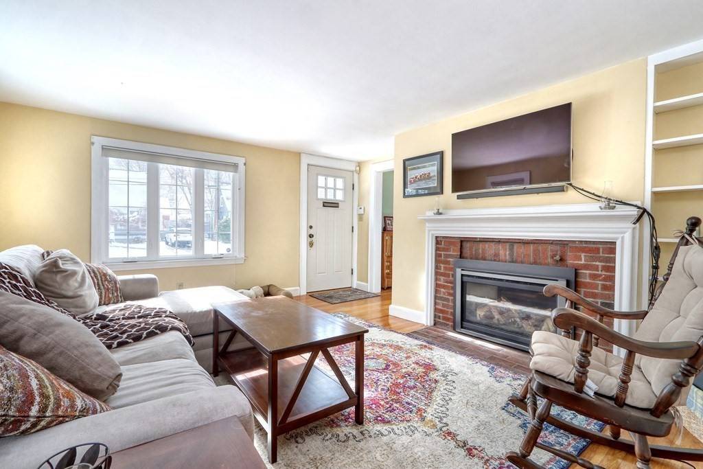 Westwood, MA 02090,20 Lull Street