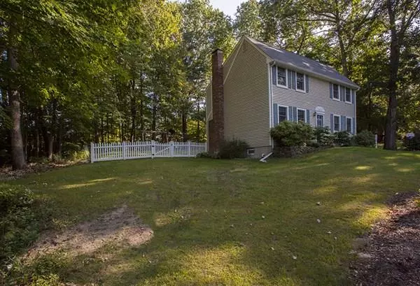 Merrimac, MA 01860,27 Red Oak Acres