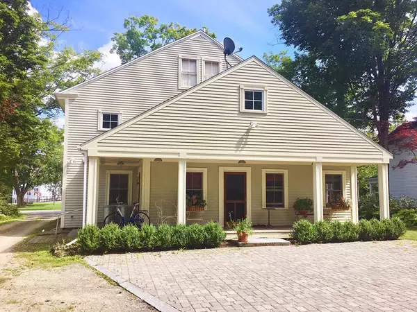 Petersham, MA 01366,15 Common St