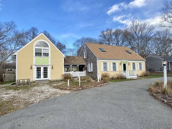 16 Portside Cir, Falmouth, MA 02536