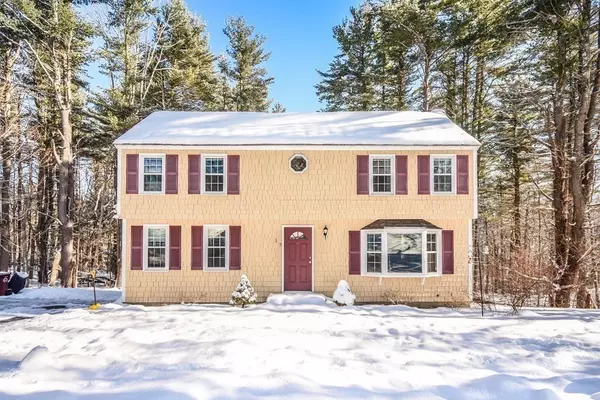 17 Summer St, Tyngsborough, MA 01879