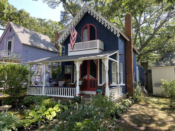 1 Cottage Park,  Oak Bluffs,  MA 02557