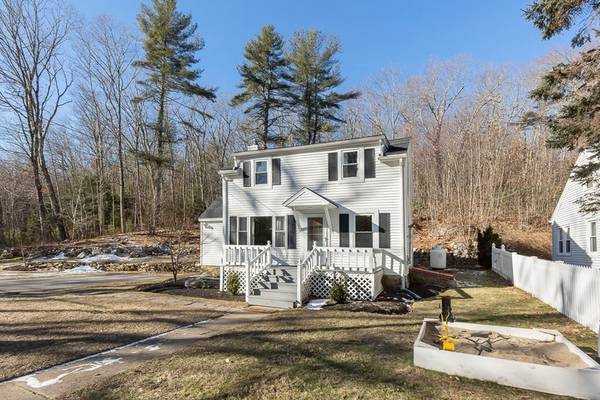 112 N Brookfield Rd, Oakham, MA 01068