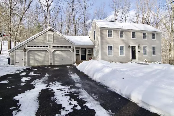 50 Dix Hill Rd, Brimfield, MA 01010