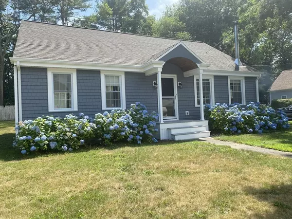 14 Pershing Ave, Acushnet, MA 02743