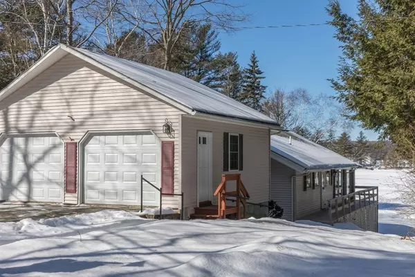 6 Winding Cove Road, Ashburnham, MA 01430