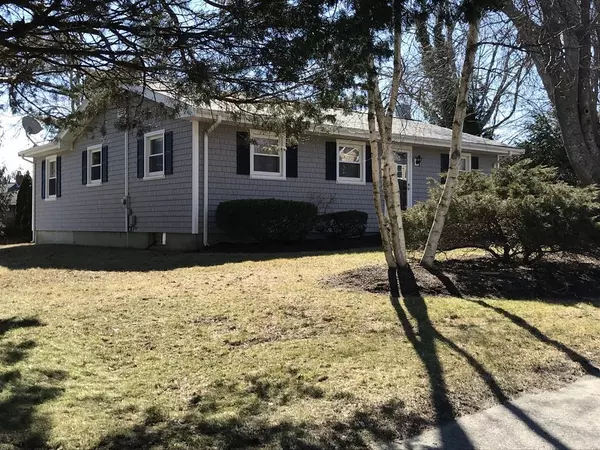 354 Russells Mills Rd, Dartmouth, MA 02748