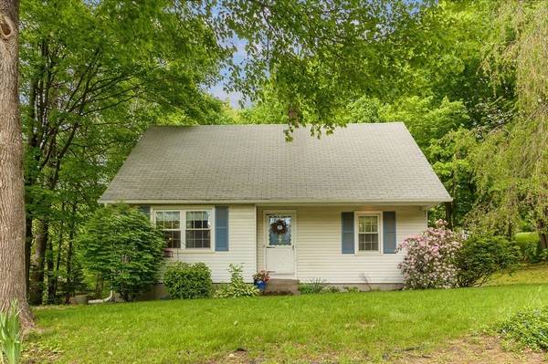 28 Maple St, Sterling, MA 01564