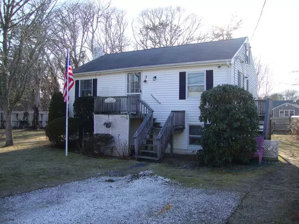 2 Hamilton Place, Harwich, MA 02671