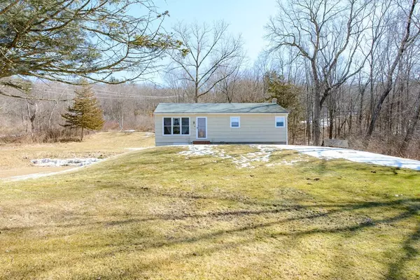 58 Washington Rd, Brimfield, MA 01010