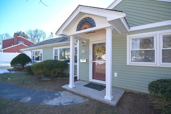 Natick, MA 01760,37 E Evergreen Rd