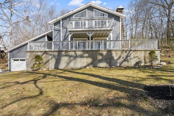 58 Flaxfield Rd, Dudley, MA 01571