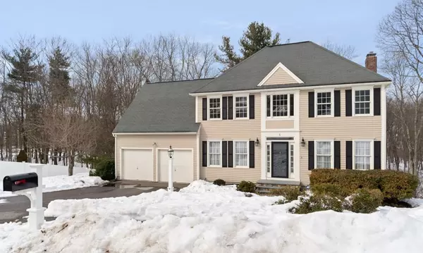 5 Pheasant Hollow Rd, Natick, MA 01760