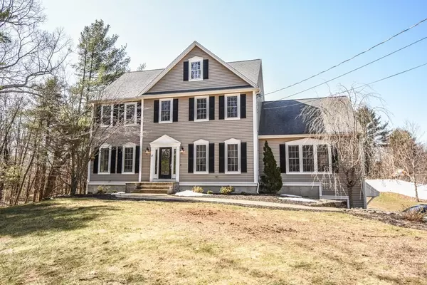 27 Prospect Street, Upton, MA 01568